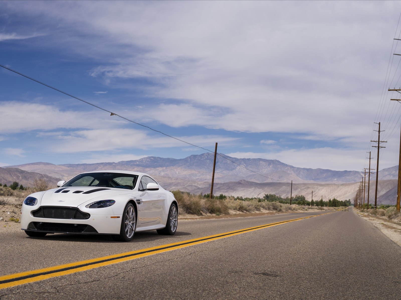 Aston Martin V12 Vantage S 2014